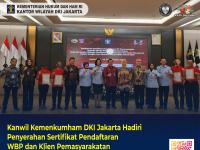 Kanwil Kemenkumham DKI Jakarta Hadiri Penyerahan Sertifikat Pendaftaran WBP dan Klien Pemasyarakatan