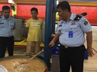 Kalapas Narkotika Jakarta Sidak Proses Pelayanan Makan Warga Binaan
