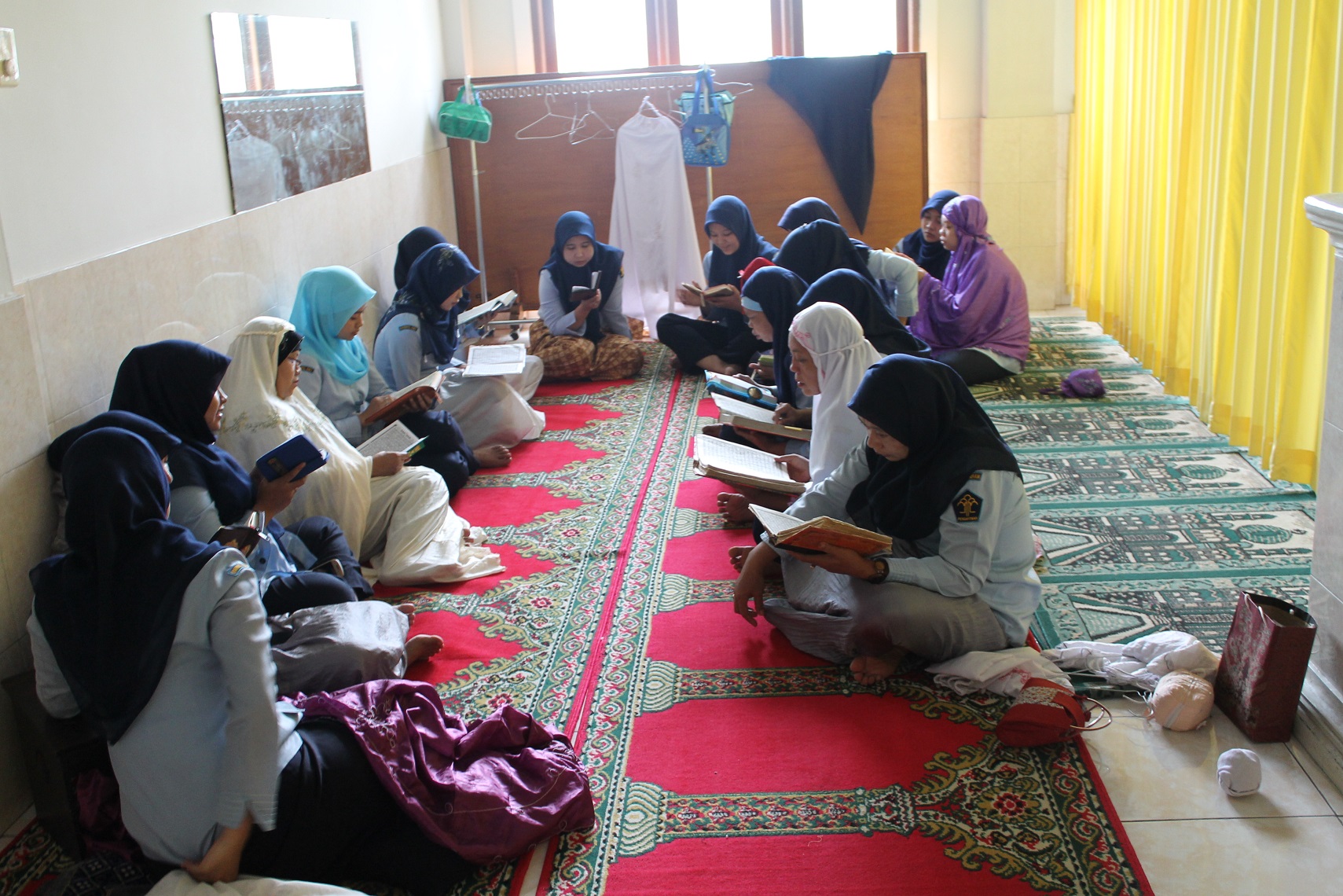 Kegiatan Ramadhan 2013-Pengajian AlQuran wanita